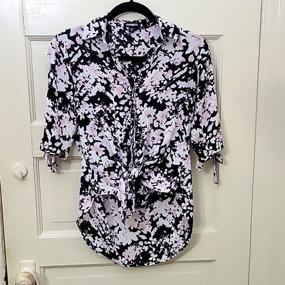 EXPRESS Ruched Sleeve Tie-Front Top